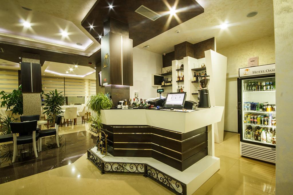 Hotel Oasis Подгориця Екстер'єр фото