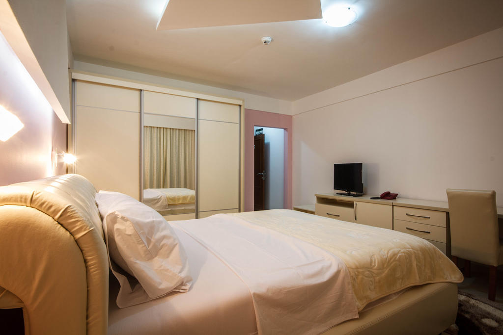 Hotel Oasis Подгориця Номер фото