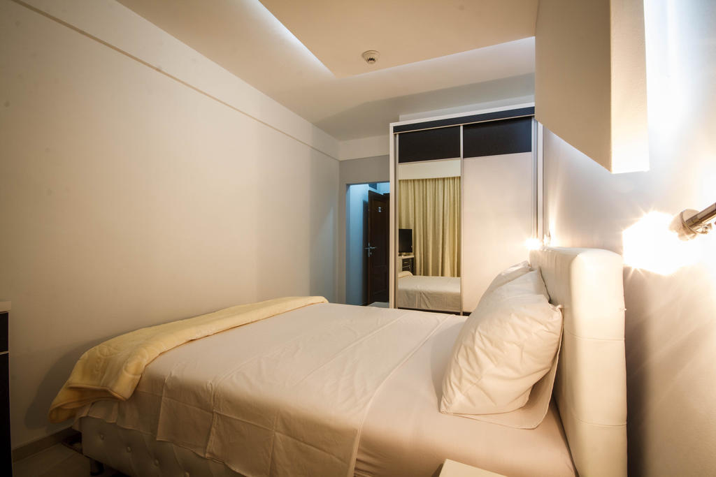 Hotel Oasis Подгориця Екстер'єр фото